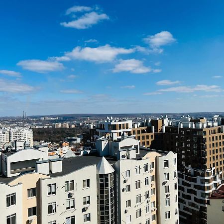 Comfortable Apartment With A Panoramic View キシナウ エクステリア 写真