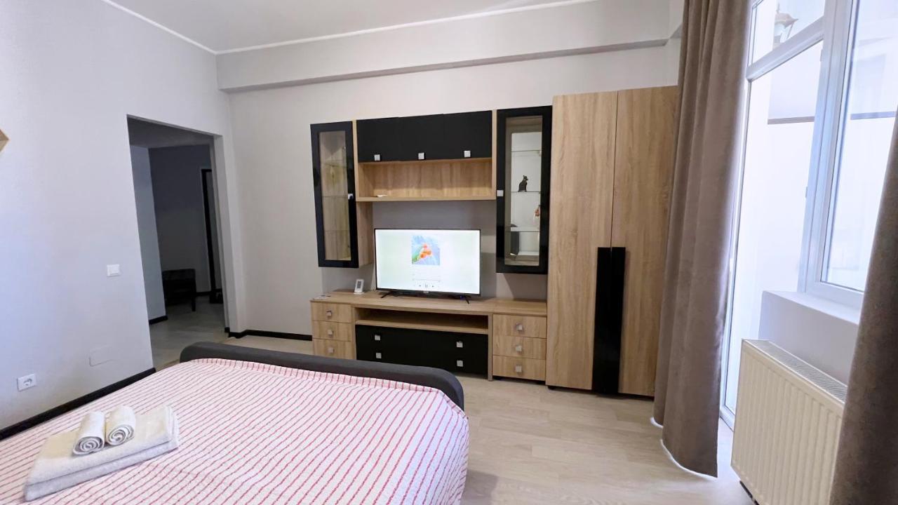 Comfortable Apartment With A Panoramic View キシナウ エクステリア 写真